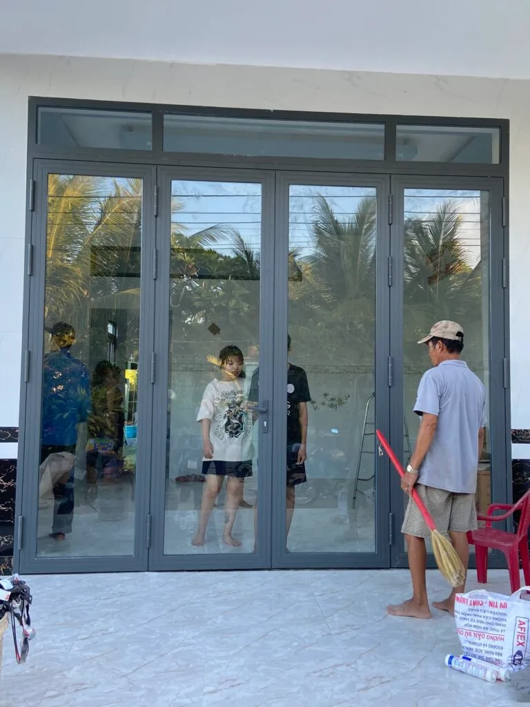 Cửa Nhôm Xingfa 4 Cánh Mở Quay (Kiểu 3–1)